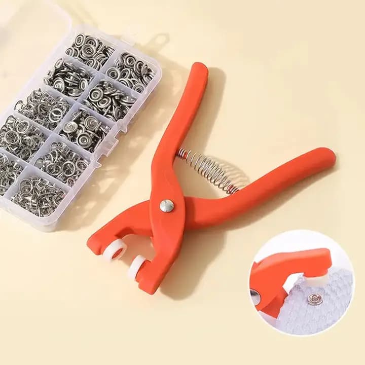 Tich button clipper with set of 25 FREE Buttons